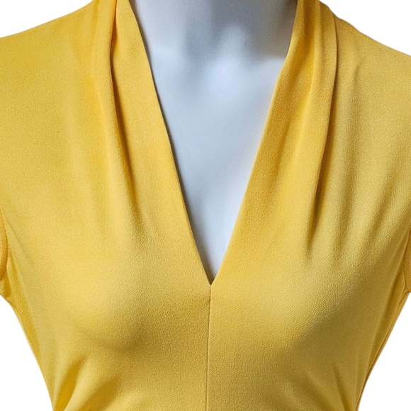 ESSENTIALS Chic Yellow V-Neck Sleeveless Blouse Size M/L - Picture 6 of 11